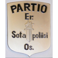 Sotapoliisin metallinen rintamerkki